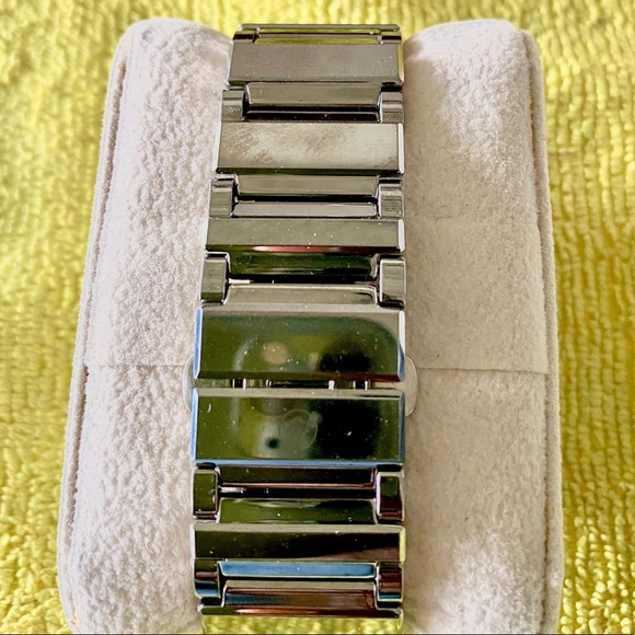 $2,495 Movado Titanium Classic SR - Picture 14 of 16
